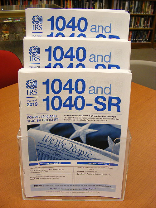 Federal Tax Forms 1040 And 1040 Sr Are Here Emmaus Public Library 6158
